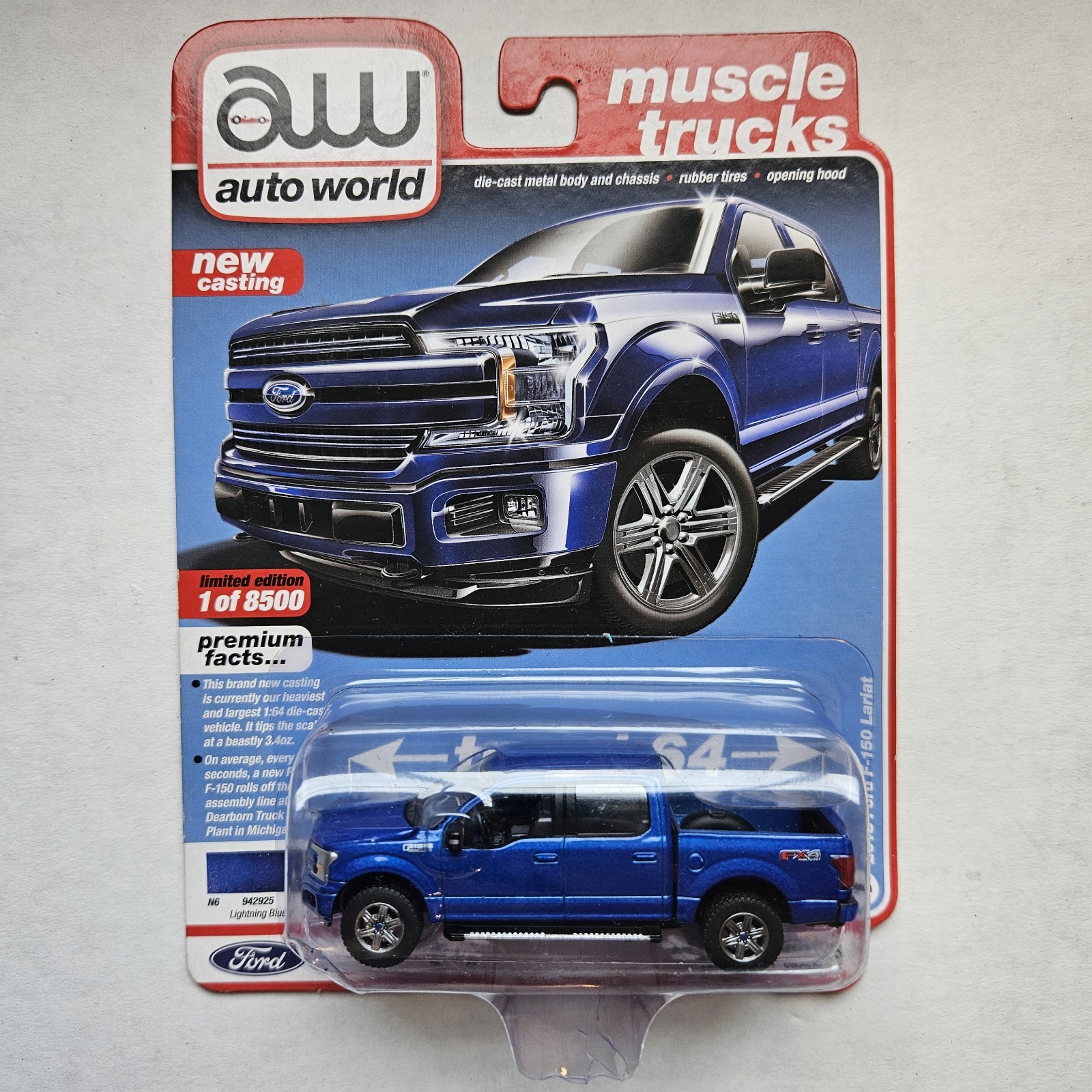 2018 Ford F-150 Lariat Premium R4 1:64 Scale Diecast Muscle Truck in Blue