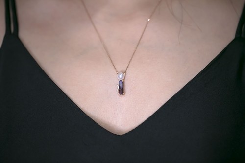 Adorable Paws Kitty Cat Boulder Opal, Diamond & Akoya Pearl Necklace 18K Gold - Picture 7 of 8
