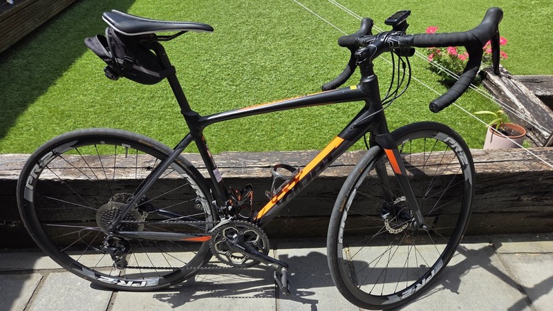 Giant Contend SL 1 Disc Road Bike Shimano 105 Medium