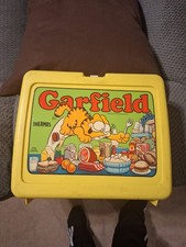 Vintage Garfield Lunch Box Yellow Plastic Thermos Brand Made in USA 1978