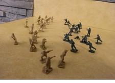 30 Vintage Airfix WWII British 8th Army Soldiers German Paratroopers 1:72