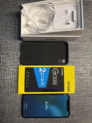 Apple iPhone XR 64GB Schwarz mit EarPods und Zubehörpaket. OVP. Sehr guter Zust.
