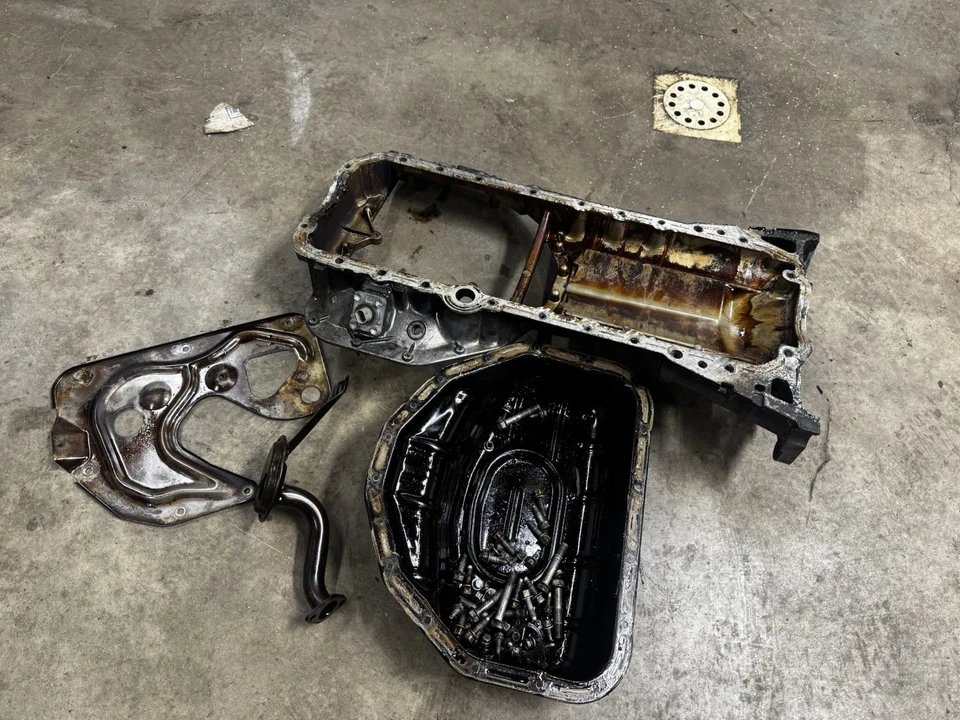 2JZGE NA OEM CÁRTER ACEITE CÁRTER LEXUS IS300 TOYOTA SUPRA CON PERNOS UN DESPEGUE 🔥🔥 Foto 3 de 4