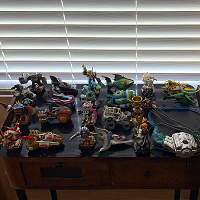 Skylanders Superchargers Collection. Features Multiple Drivers with Vechicles.