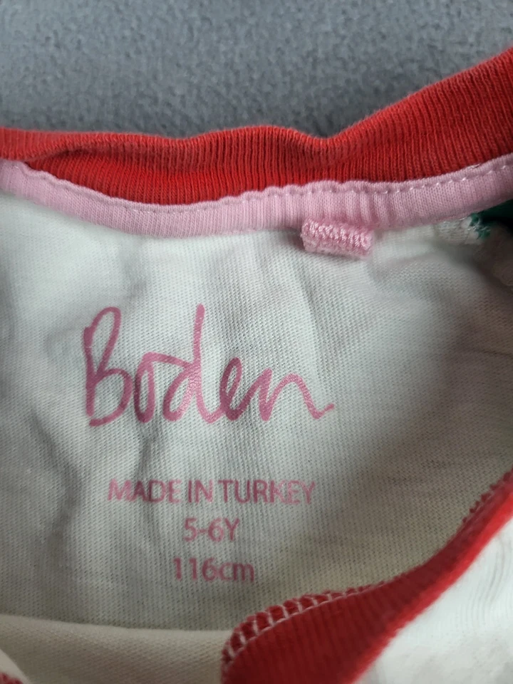 Boden Christmas Multilingual Shirt Boys 5 6Yr White Green Lightweight Crew Neck - Image 3 of 4