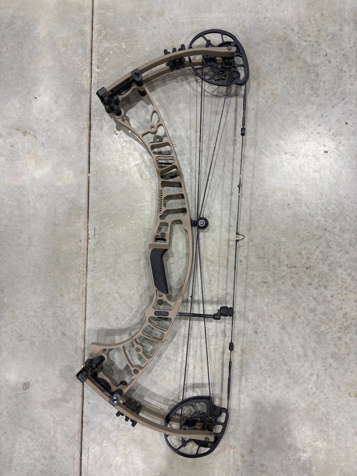 Used Hoyt Ventum Pro 33 HBX - Right Hand - 60-70 lbs