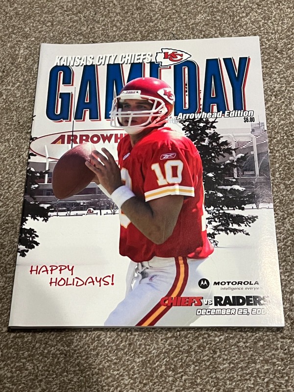 FOOTBALL PROGRAM KANSAS CITY CHIEFS OAKLAND RAIDERS 12/25 2004 TRENT GREEN