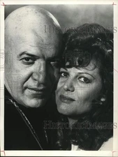 Press Photo Actor Telly Savalas & Co-Star - sap74735
