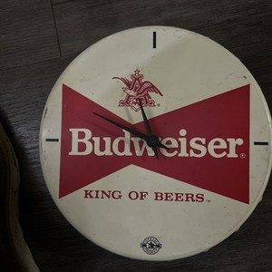 Vintage Budweiser King of Beers Plastic Bottle Cap 9" Wall Clock, Tested/works
