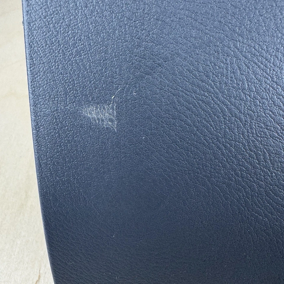 Guantera puerta Honda Accord 2003-2007 con manija de bloqueo de pestillo OEM gris Foto 2 de 4