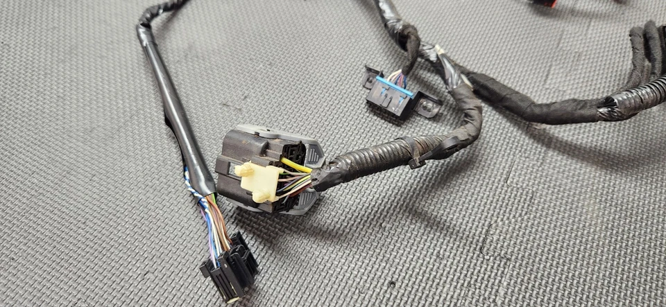 Arnés de tablero Ford Mustang GT 2014 5,0 "ER3T-14401-G281T" OEM Foto 2 de 4