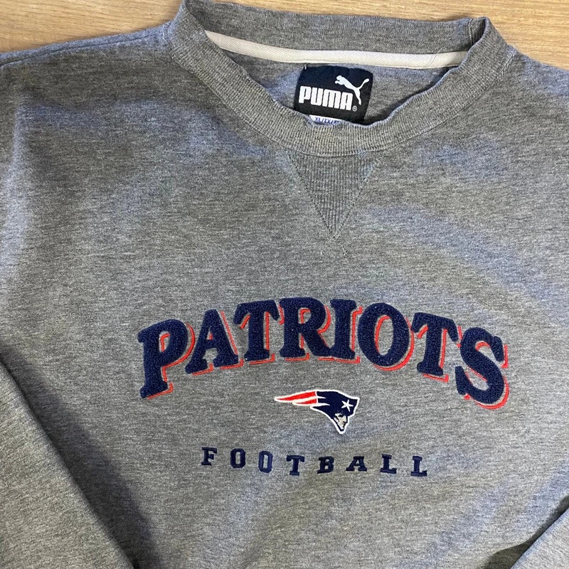 Patriots old hotsell logo sweatshirt