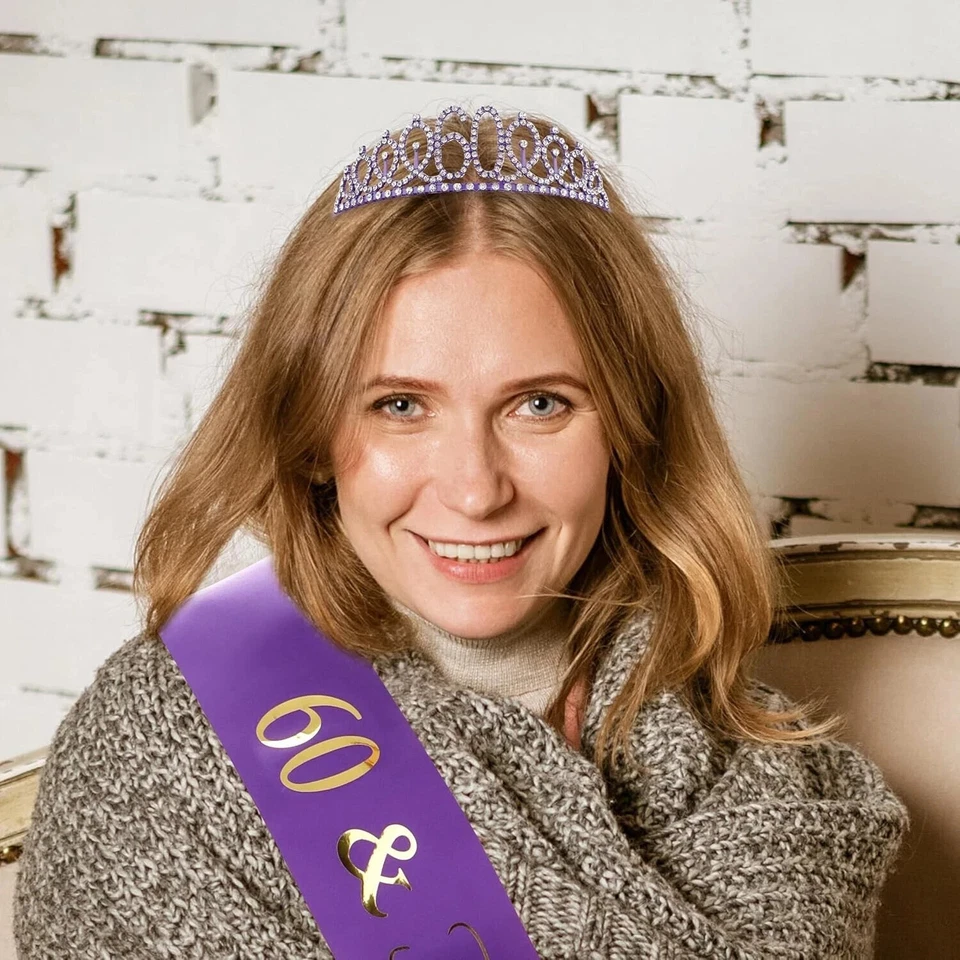 Faja y tiara de cumpleaños 60, tiara morada, decoraciones de cumpleaños 60 para mujer Foto 4 de 4