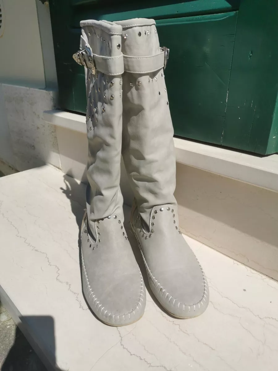 Stivali primaverili color ghiaccio grigio chiaro con borchie num41