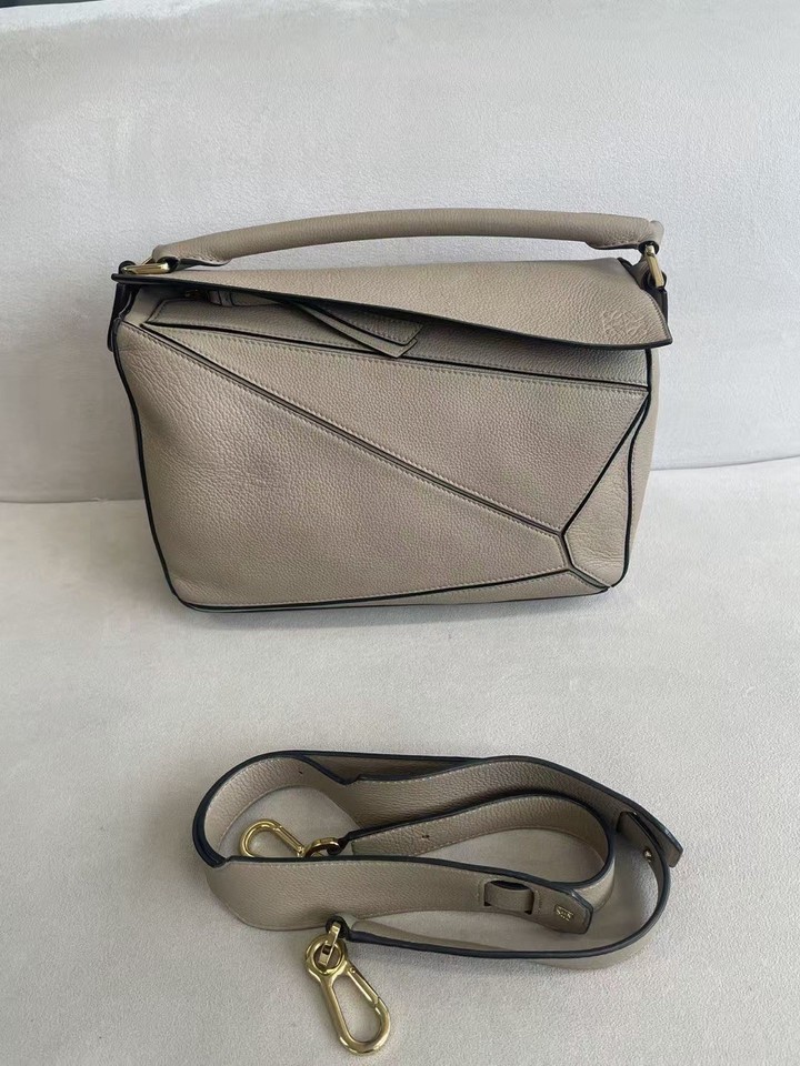 LOEWE Sand Puzzle Edge Medium Shoulder Bag