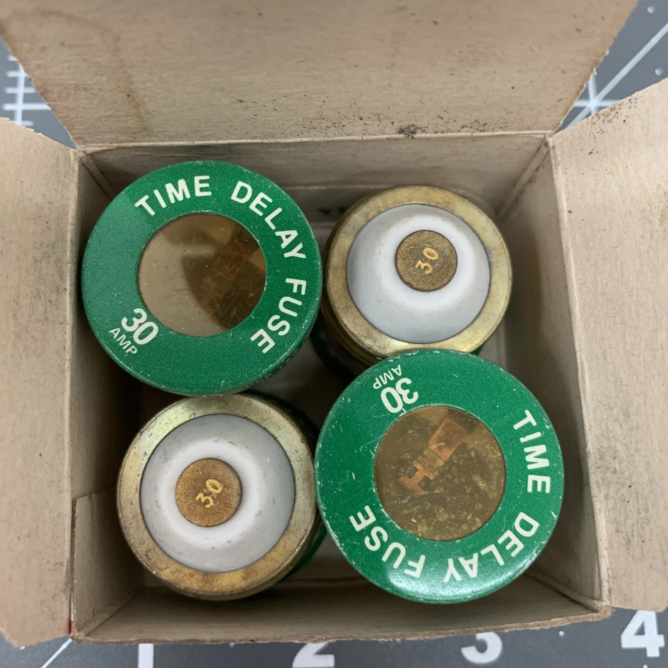 LEVITON 30 AMP Plug Fuses Time Delay 7942-30 Box of 4 - Image 2 of 4