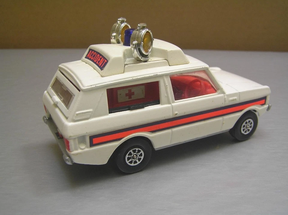 Corgi Toys 461 Police Vigilant Range Rover made in Great Britain + Accessories - Image 3 of 4