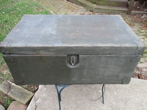 VTG Vietnam Era U.S. Military Barracks Wood Foot Locker Trunk w/ Tray Elliott