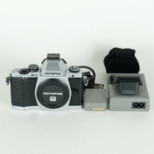 Excellent Condition 481 Shutter Count OLYMPUS OM-D E-M5 Body, Silver Micro