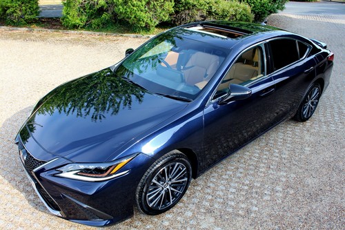2024 LEXUS ES 300H CVT SALOON / NEARLY NEW CAR / EURO 6 AP / LEATHER / SUNROOF - Picture 8 of 24