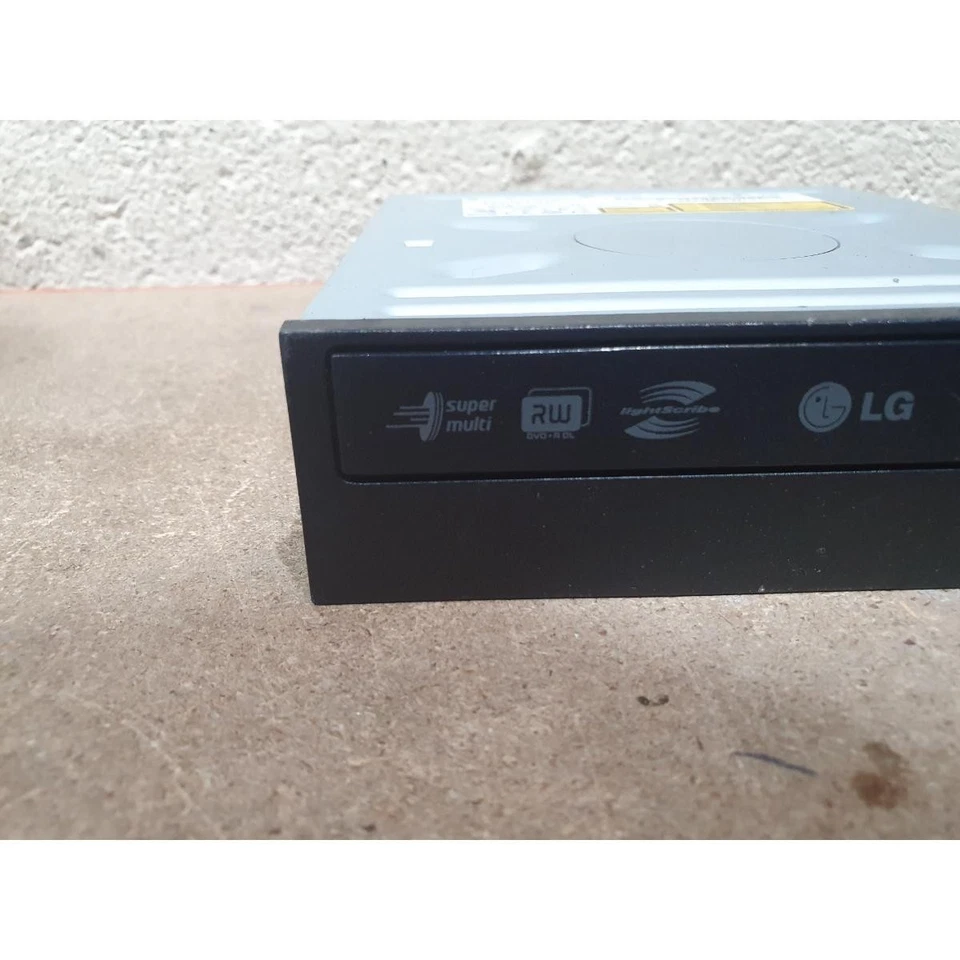 Hitachi-LG GSA-H20L Dual Layer Multi IDE ATA 5.25" DVD Writable/CD-RW Drive - Image 2 of 4