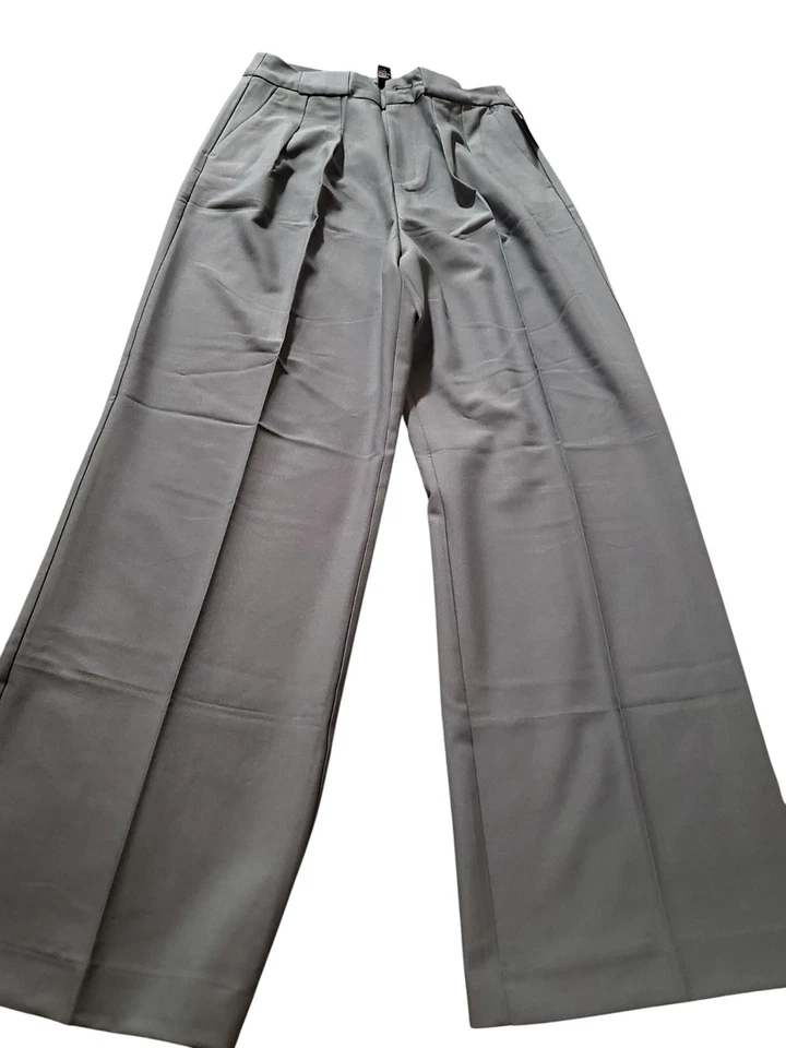 Forever 21 Conjunto 2 Piezas Hermosos Pantalones Formales Verde/Encaje Blusa Negro Talla S Foto 2 de 4