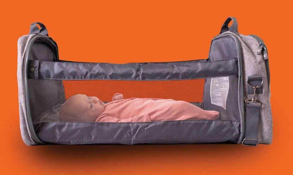 Bizzi Growin - Changing Bag- 2-1 POD travel crib - Grey Linen - Image 3 of 3