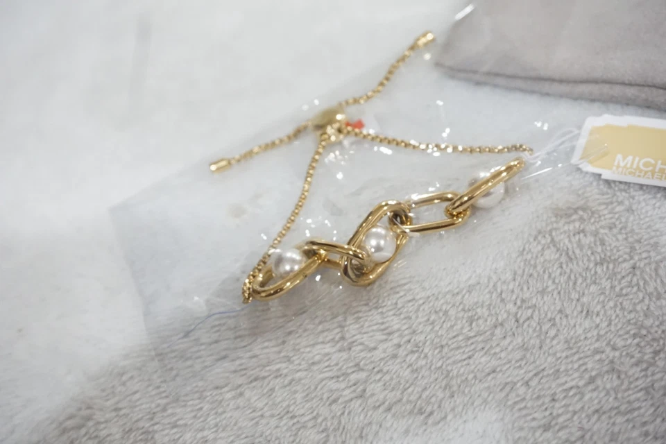 NUEVO EN CAJA Brazalete Deslizante Michael Kors Eslabones de Perlas Blancas Tono Dorado MKJ6977710 3018 Foto 3 de 3