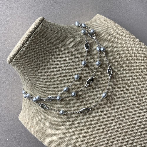 Modern signed MONET gray pearl and bezel rhinestone multi-strand necklace - Picture 5 of 6