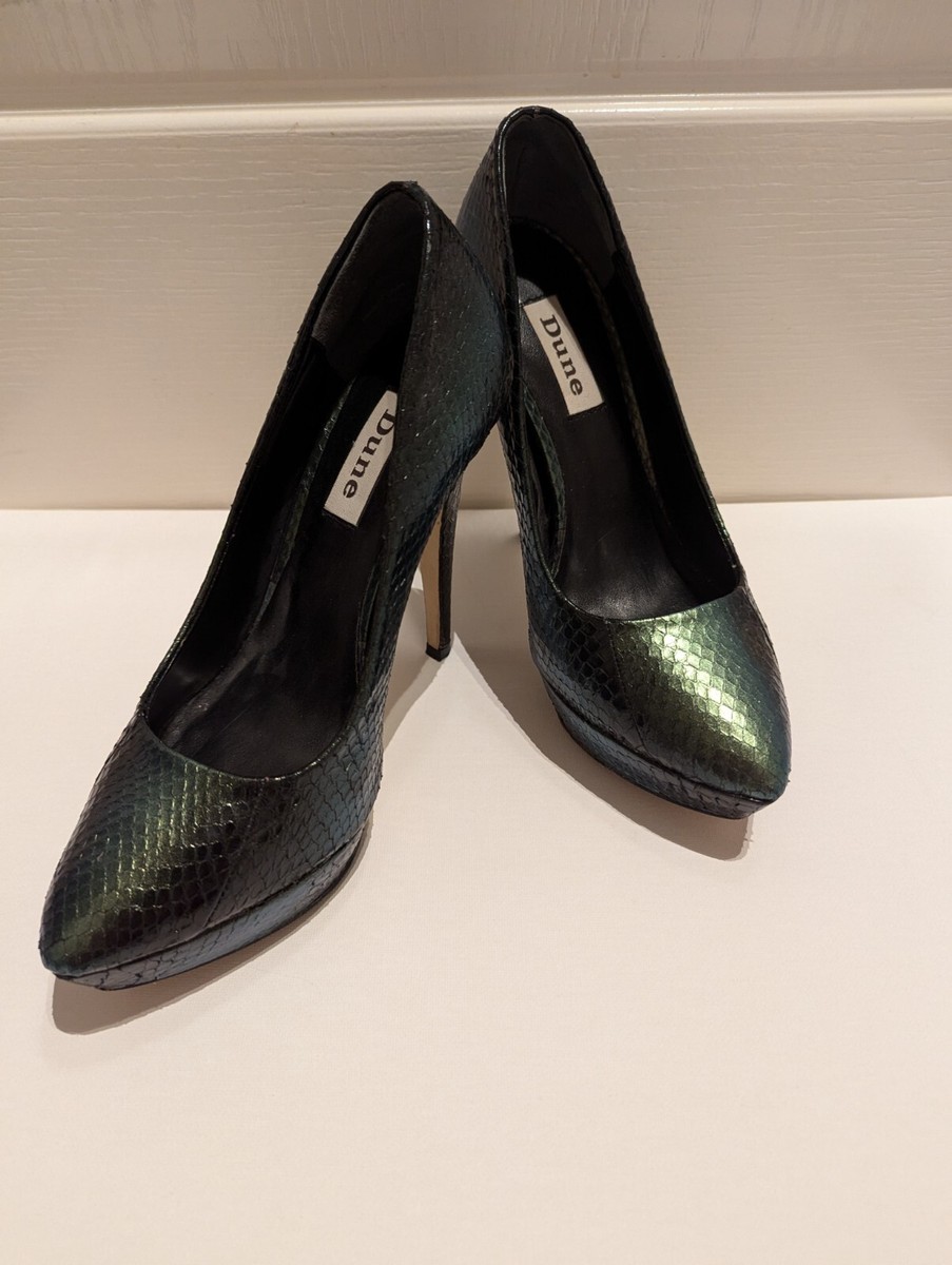 sachin and babi light blue dress 9 Autumn Midi-Dresses And The Flats To Wear Them With