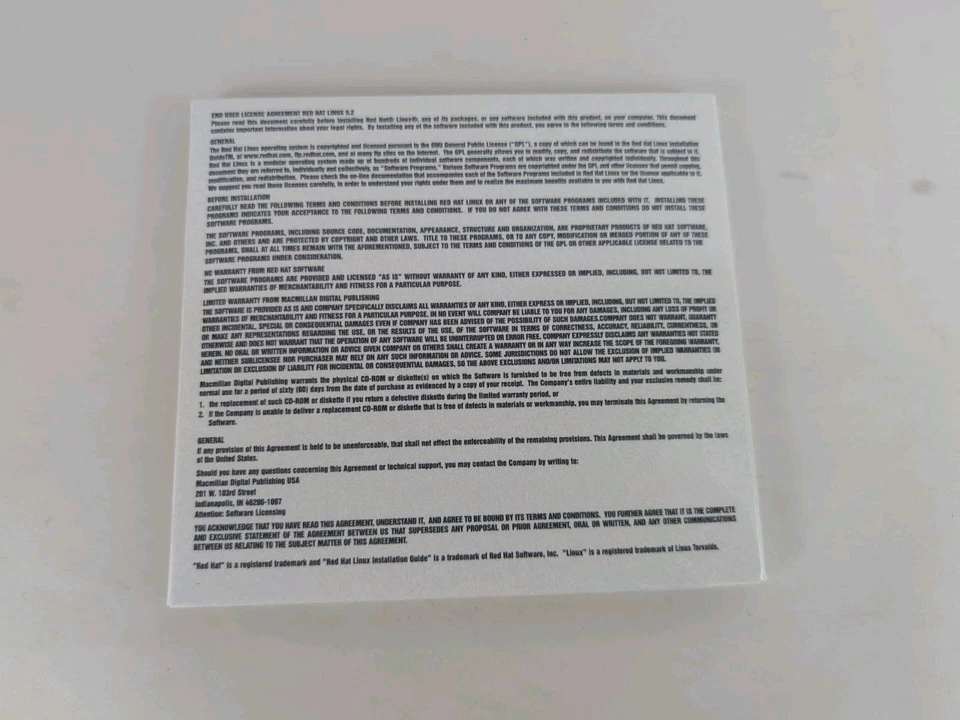 Redhat Linux 5.2 Operating System Deluxe  - Image 2 of 4