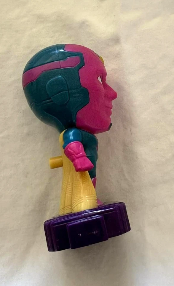 Figura de juguete Marvel Avengers Vision - McDonald’s Happy Meal Foto 4 de 4