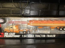 DCP 1/64 SCALE 379 PETERBILT FLAT TOP (McCORD) WITH WILSON GRAIN TRAILER #33346