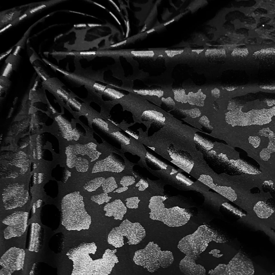 Traje de baño negro con estampado de animales de leopardo elástico en 4 vías 60" de ancho spandex por yarda Foto 4 de 4