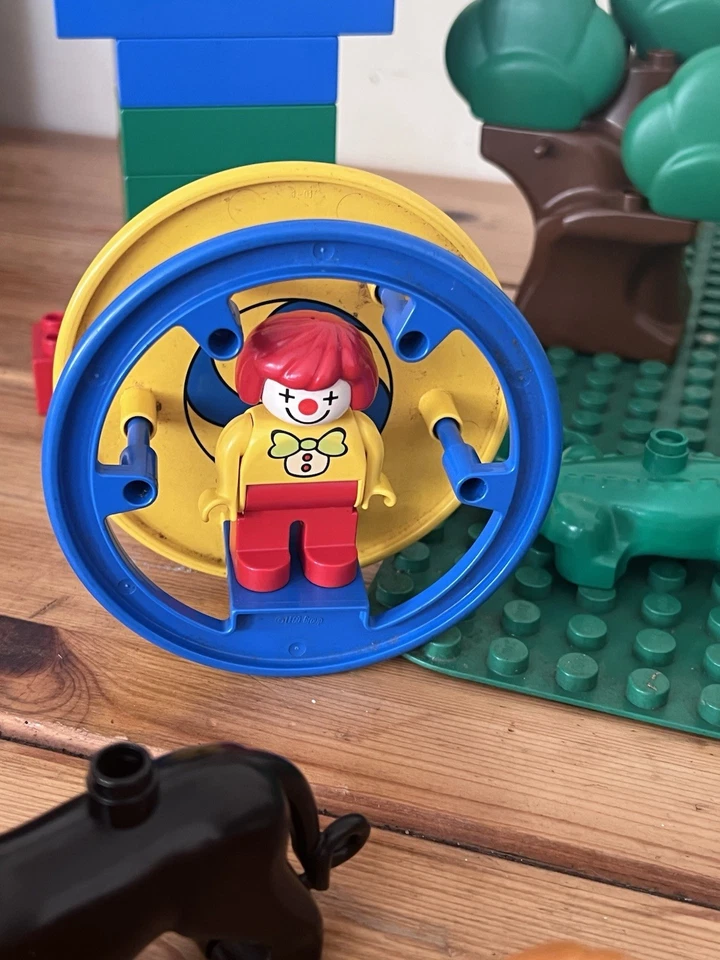 Vintage Lego Duplo Bundle Job Lot Cars Farm Animals Figures  Zoo Circus Base Pla - Image 3 of 4