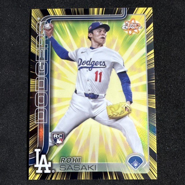Topps 2025 Chrome Baseball Roki Sasaki #RR-20 Dodgers Radiating Rookies RC