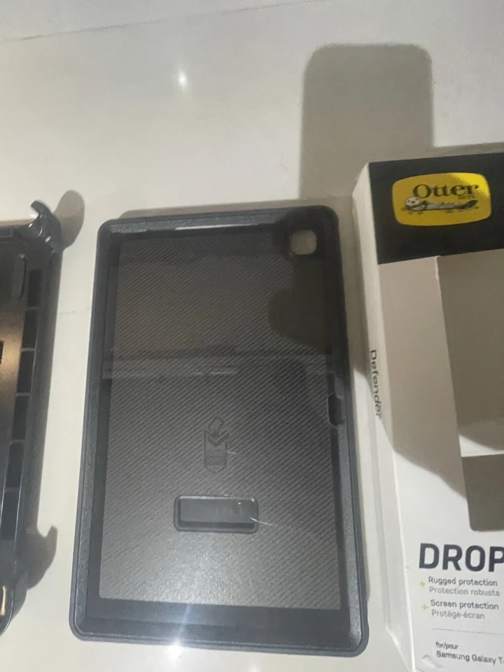 OtterBox Defender Series Case for TAB A7 LITE - Image 4 of 4