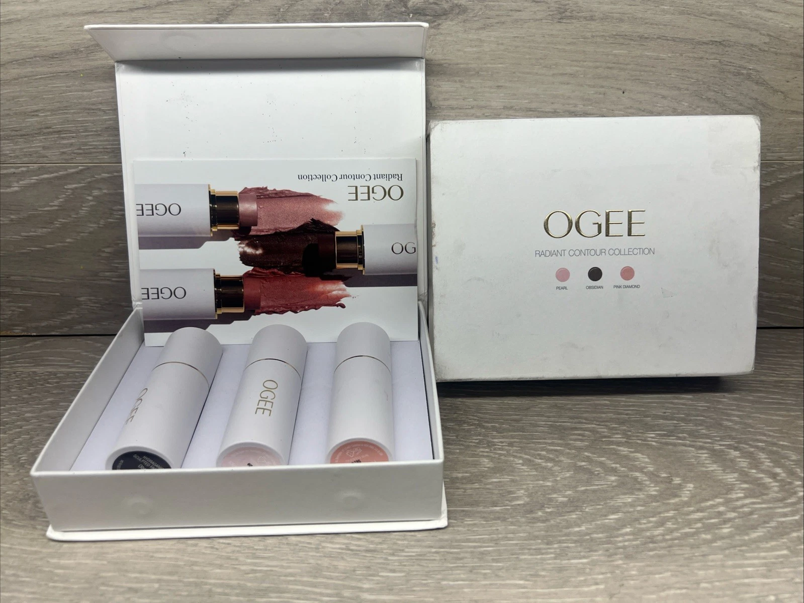 Ogee Face Stick Trio Golden Contour Makeup Collection Pearl, Obsidian & Pink USA
Opens in a new wind