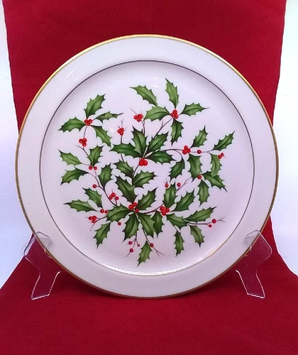 Lenox Christmas Holly Berry Round 12 1/2" Platter / Chop Plate w/ Gilded Edge