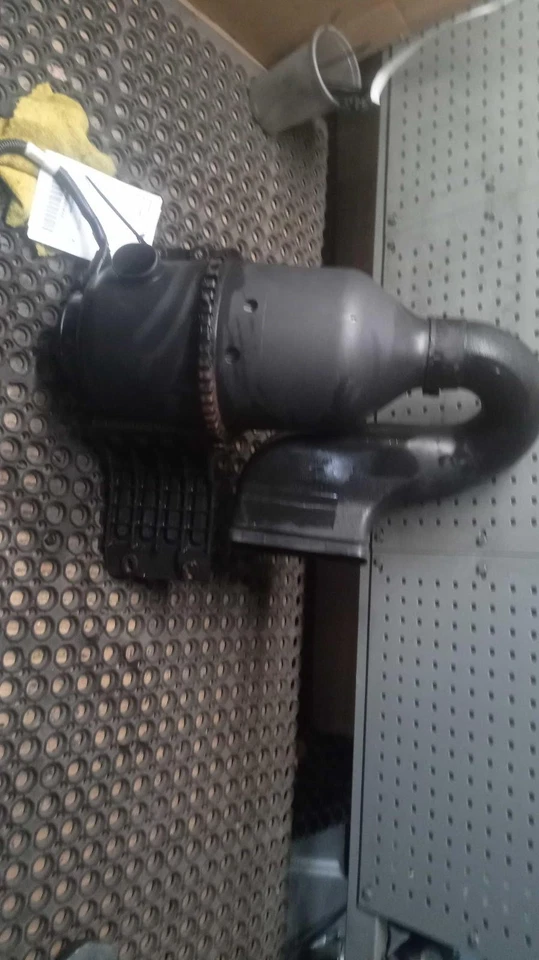 Conjunto de filtro de aire usado se adapta a: furgoneta Ford E250 2012 5,4 grado B Foto 2 de 4