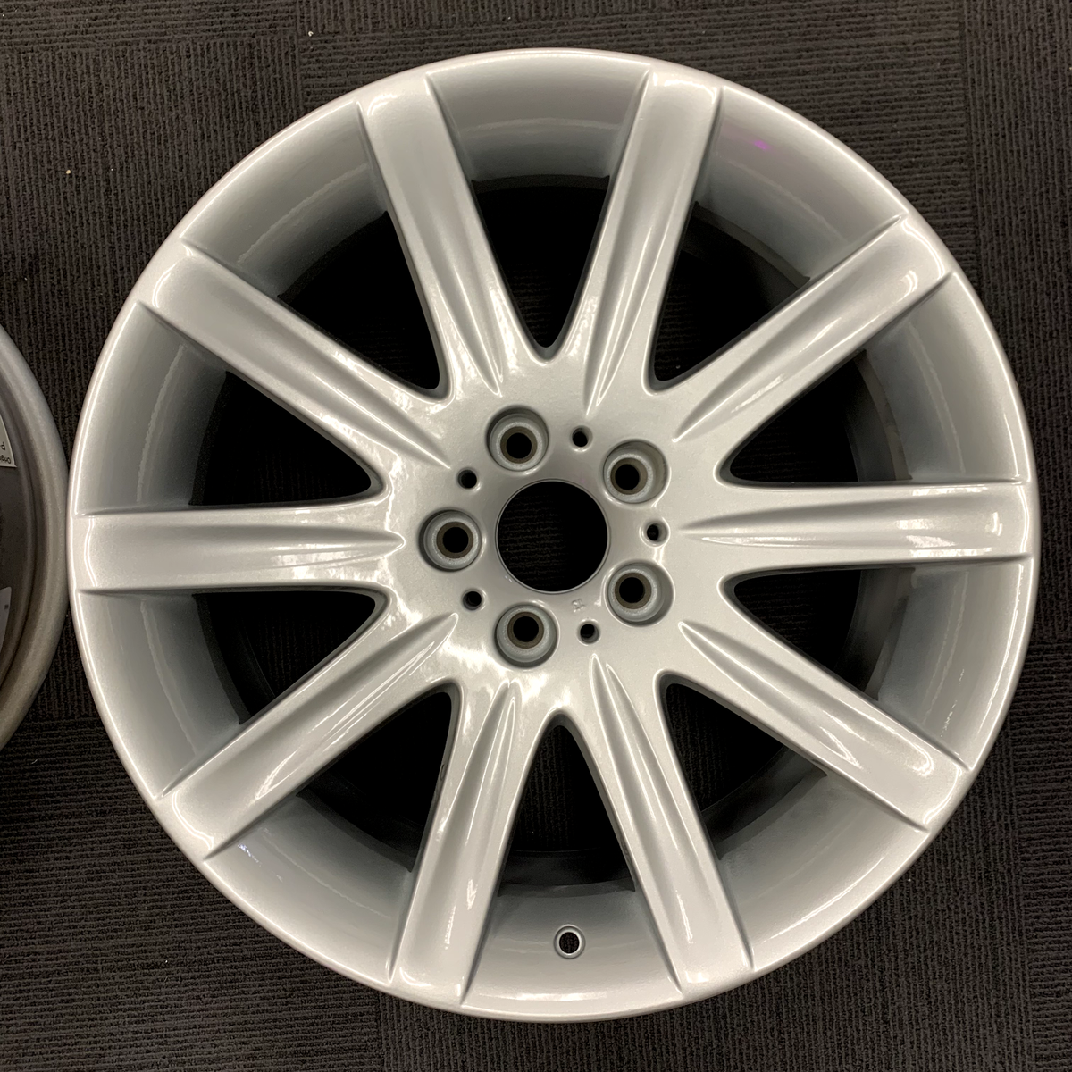 One BMW 7 Series 2002-2008 Factory OEM 19 Inch Wheel Rim 6753241