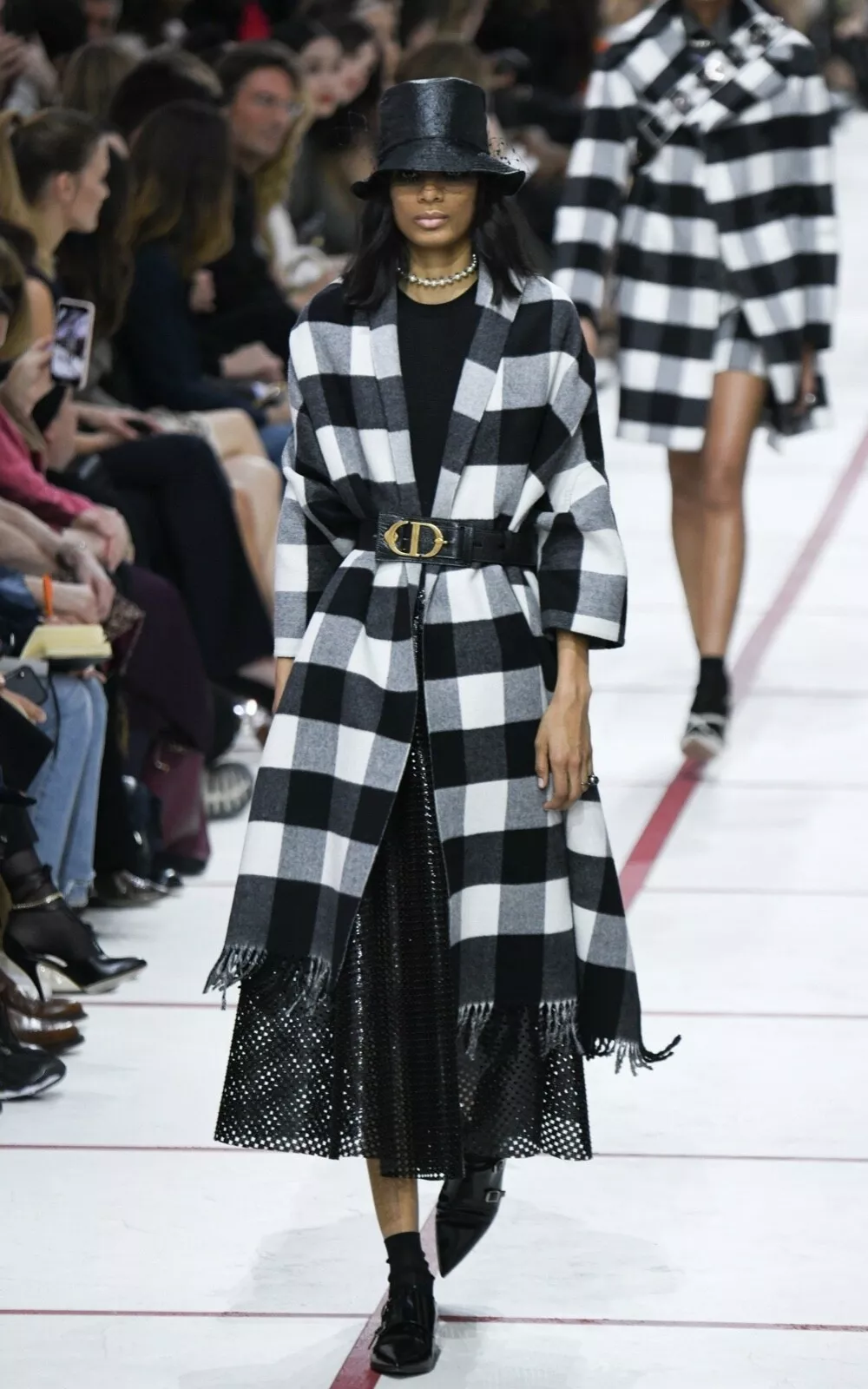 NEUF Christian Dior femme blanc à carreaux noir écharpe châle laine enveloppement manteau cape