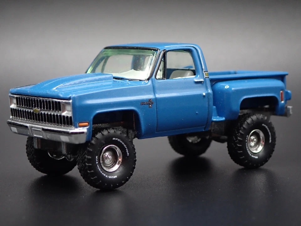 Chevrolet 1981 81 camioneta pickup Stepside 4x4 escala 1:64 coche modelo fundido a presión Foto 2 de 4