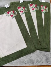 St. Nicholas Square Holly Berry 4 Placemats Holiday Christmas Embroidery Lined