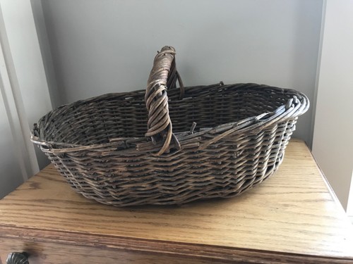 Antique Primitive Gathering Basket 17 L x 12 W x 4 1/2 H - 第 1/7 張圖片