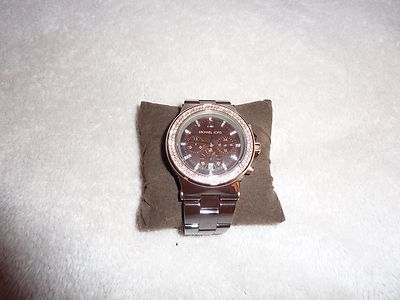Michael Kors Ceramic MK5518 Wrist Watch for Women  display picture 1