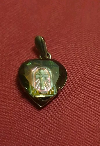 Vintage Intaglio Glass Heart Pendant With Cross Engraving Multicolour - Picture 2 of 3