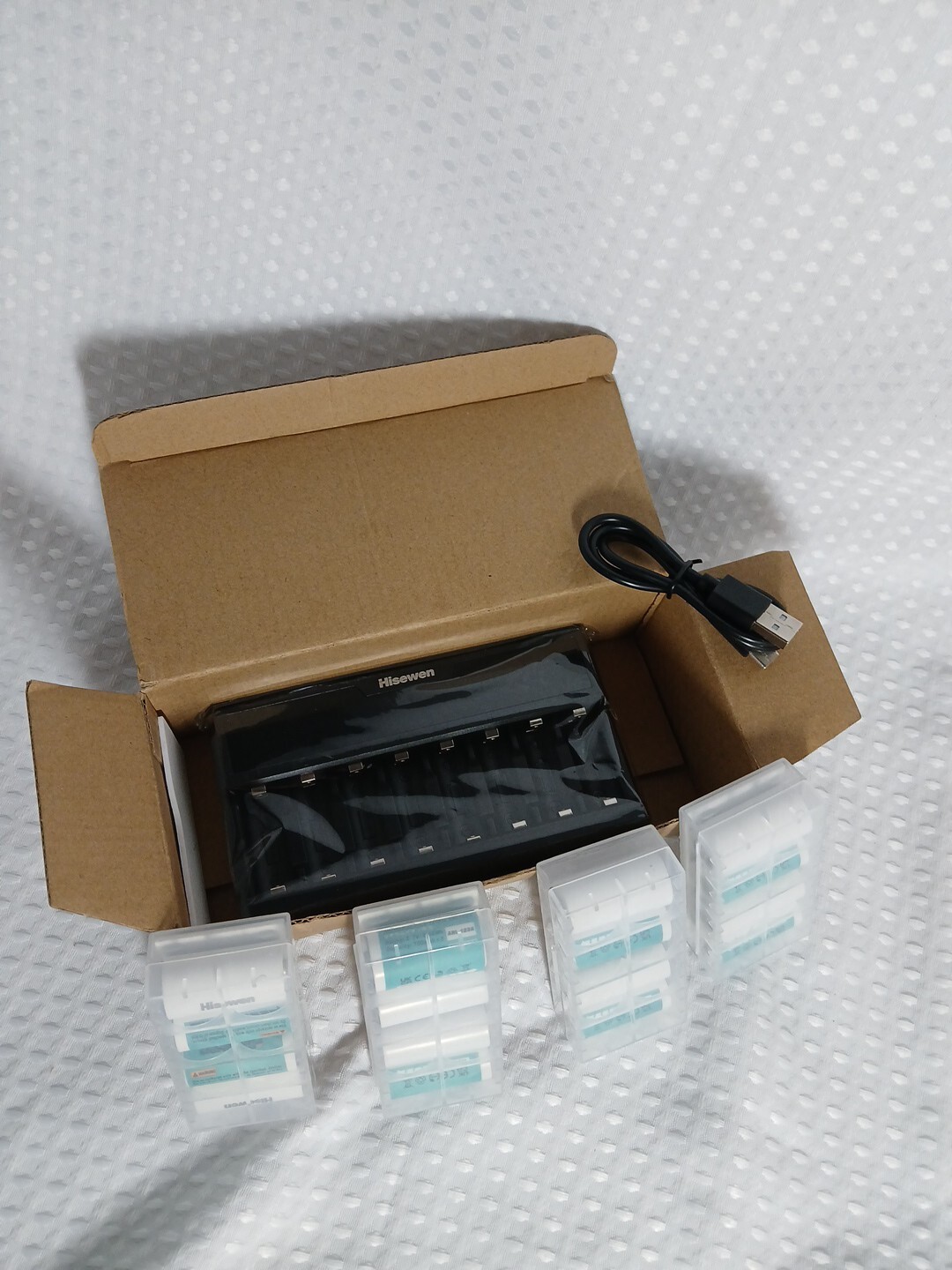 Hisewen Rechargeable Batteries Li-ion With Charger-image