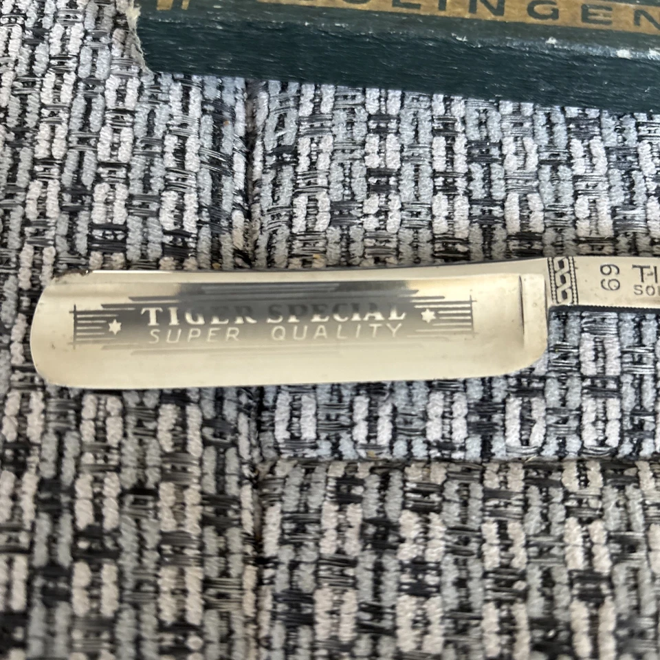 Tiger Solingen Razor Vintage - Image 4 of 4