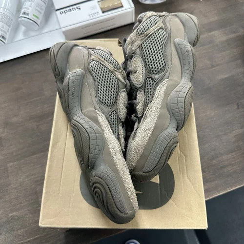 Size 9 - adidas Yeezy 500 Brown Clay (USED)